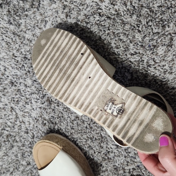 Soda sandals size 8 - Picture 6 of 7